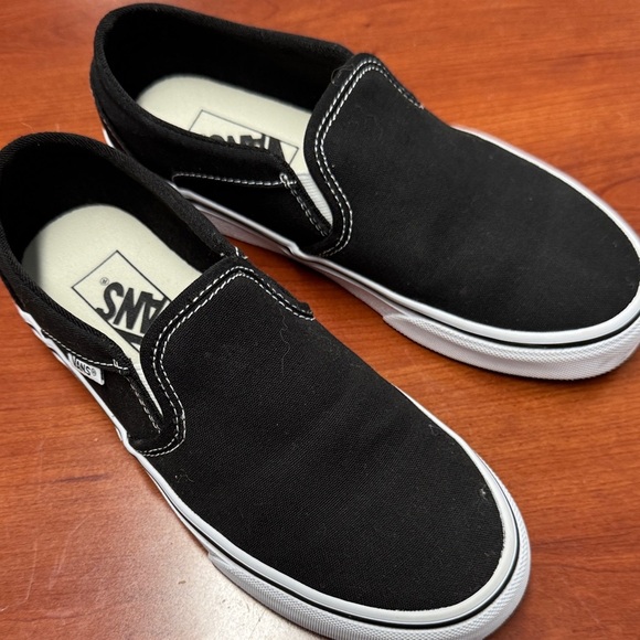 Vans size 6 // 080612 - Picture 1 of 3